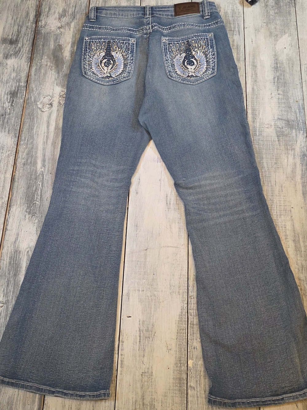 Y Jeans Women's Embroidered Back Pocket Medium Blue Flare Jeans sz 9/10